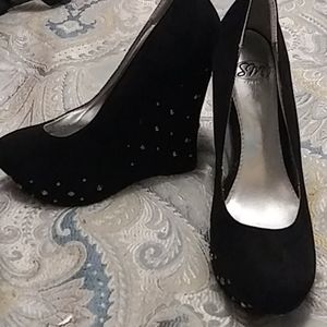 Black suede wedge heals